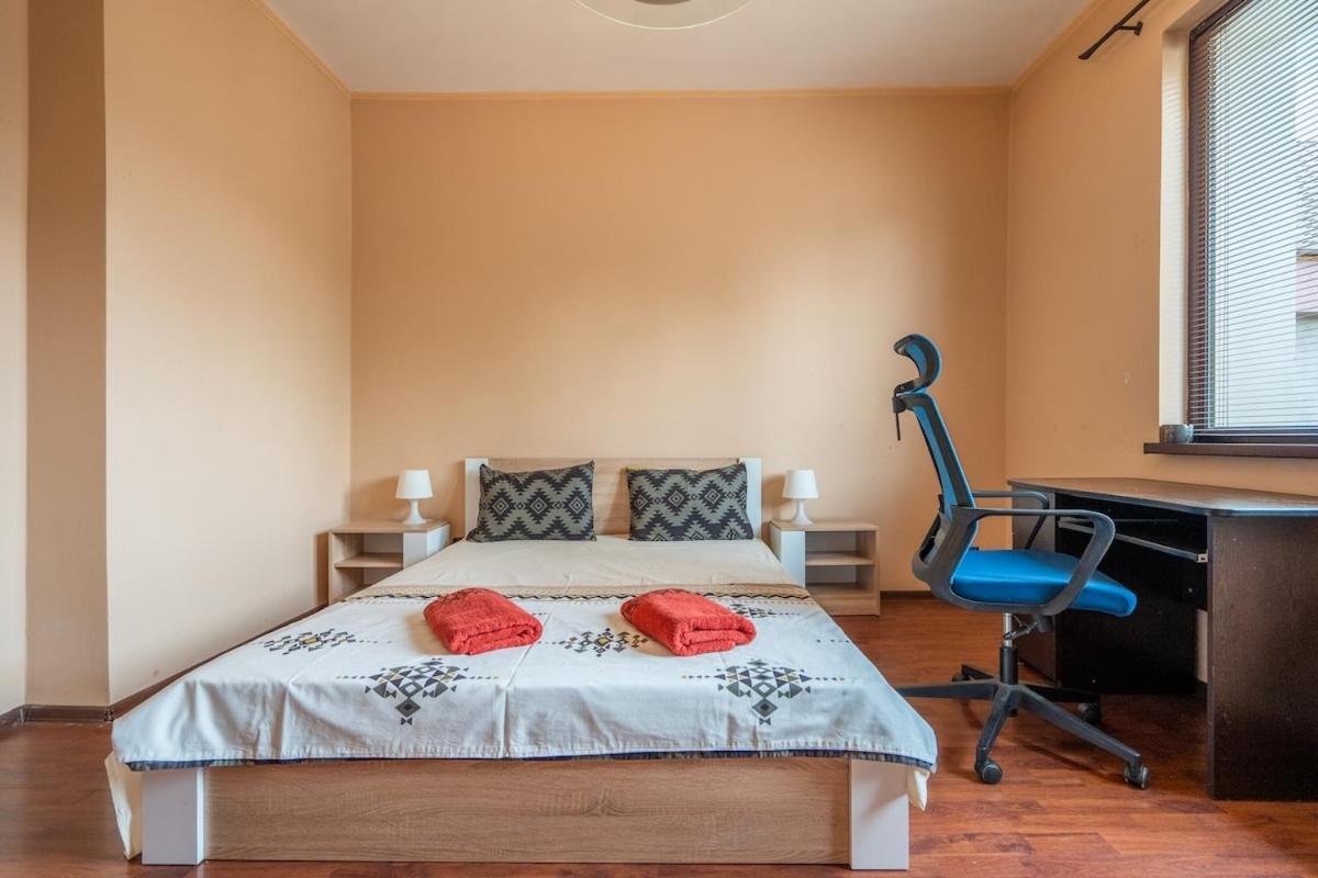 Charming 2bdr Heart Of Main Street Appartamento