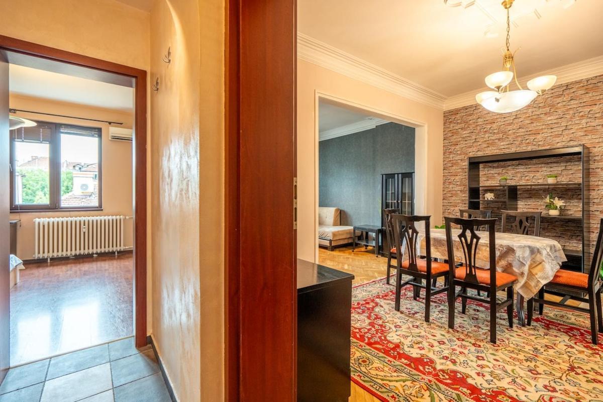 Appartamento Charming 2bdr Heart Of Main Street Sofia