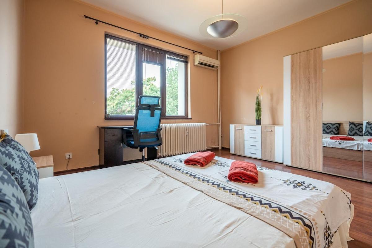 Διαμέρισμα Charming 2bdr Heart Of Main Street *