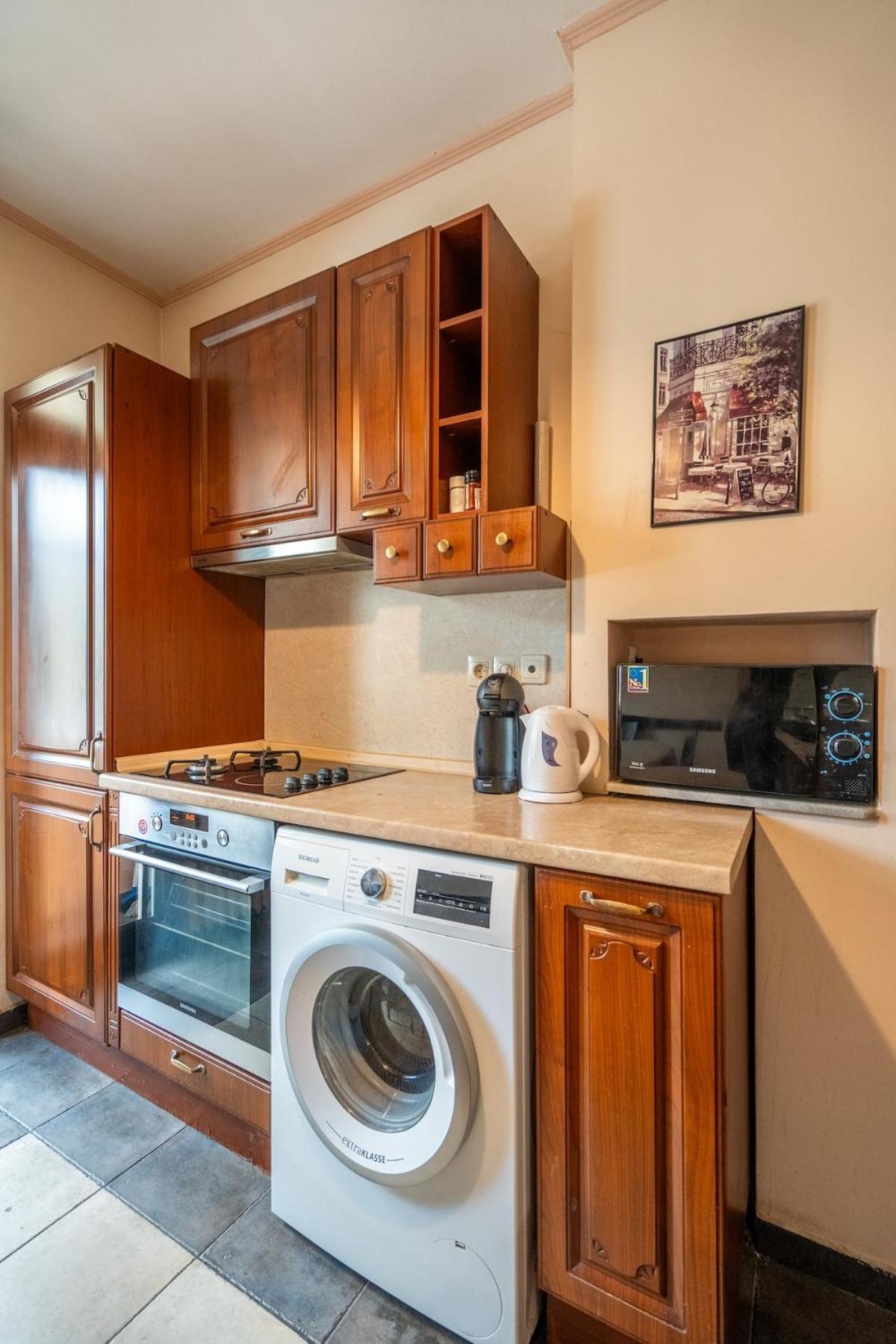 Διαμέρισμα Charming 2bdr Heart Of Main Street *