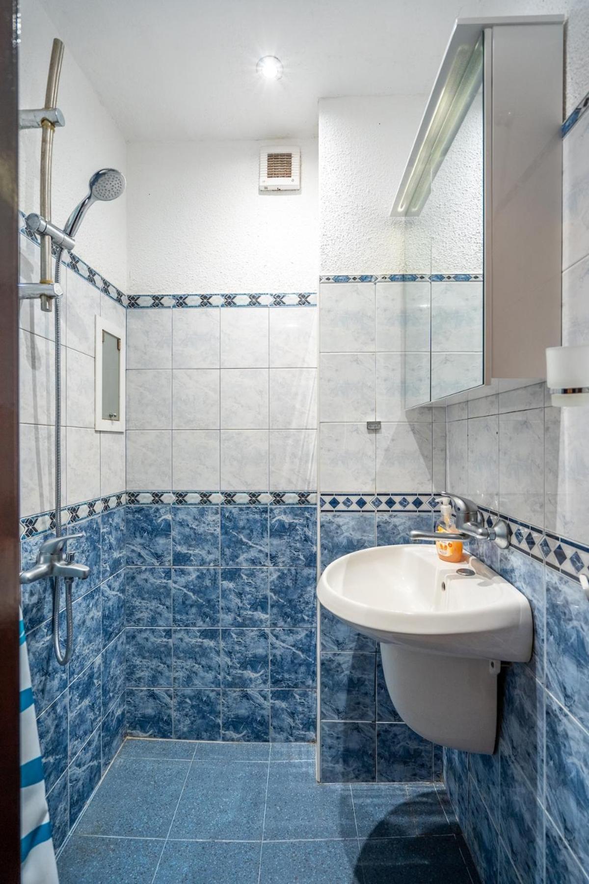 Charming 2bdr Heart Of Main Street Διαμέρισμα *
